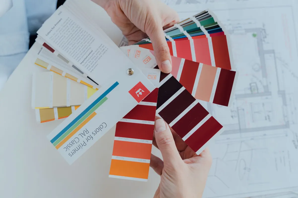 Single-Pigment vs Mixed Pigments: A Practical Comparison for Cleaner Colour Mixing